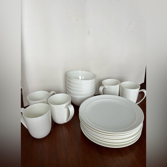 Halo by CRATE & BARREL Soup/Cereal Bowl